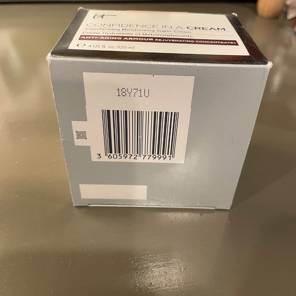 IT Cosmetics Confidence in a Cream Moisturizing Super Cream 4 OZ New in Box - Picture 3 of 3
